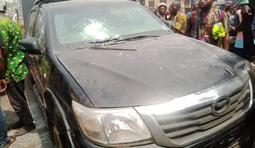 Armed robbers attack bullion van in Ibadan, kill policemen and cart away money (graphic video)