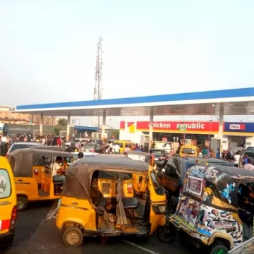 JUST IN: Petrol Queues Resurface In Abuja Hours After Tinubu Vowed To Remove Fuel Subsidy