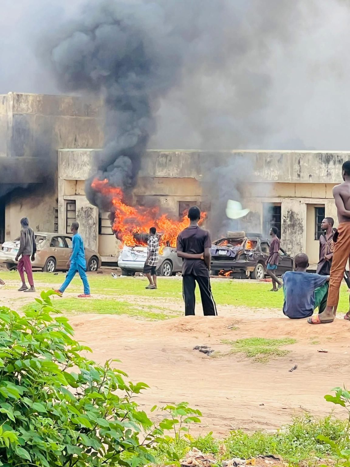 BREAKING NEWS: Youths Protest Worsening Insecurity in Lafiagi, Set NDLEA Office Ablaze