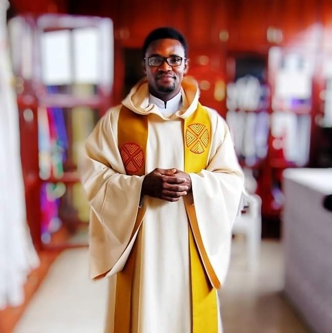 Nigerian Catholic priest tackles a certain Anambra Prof who wants to be president of Nigeria and feels threatened by Peter Obi
