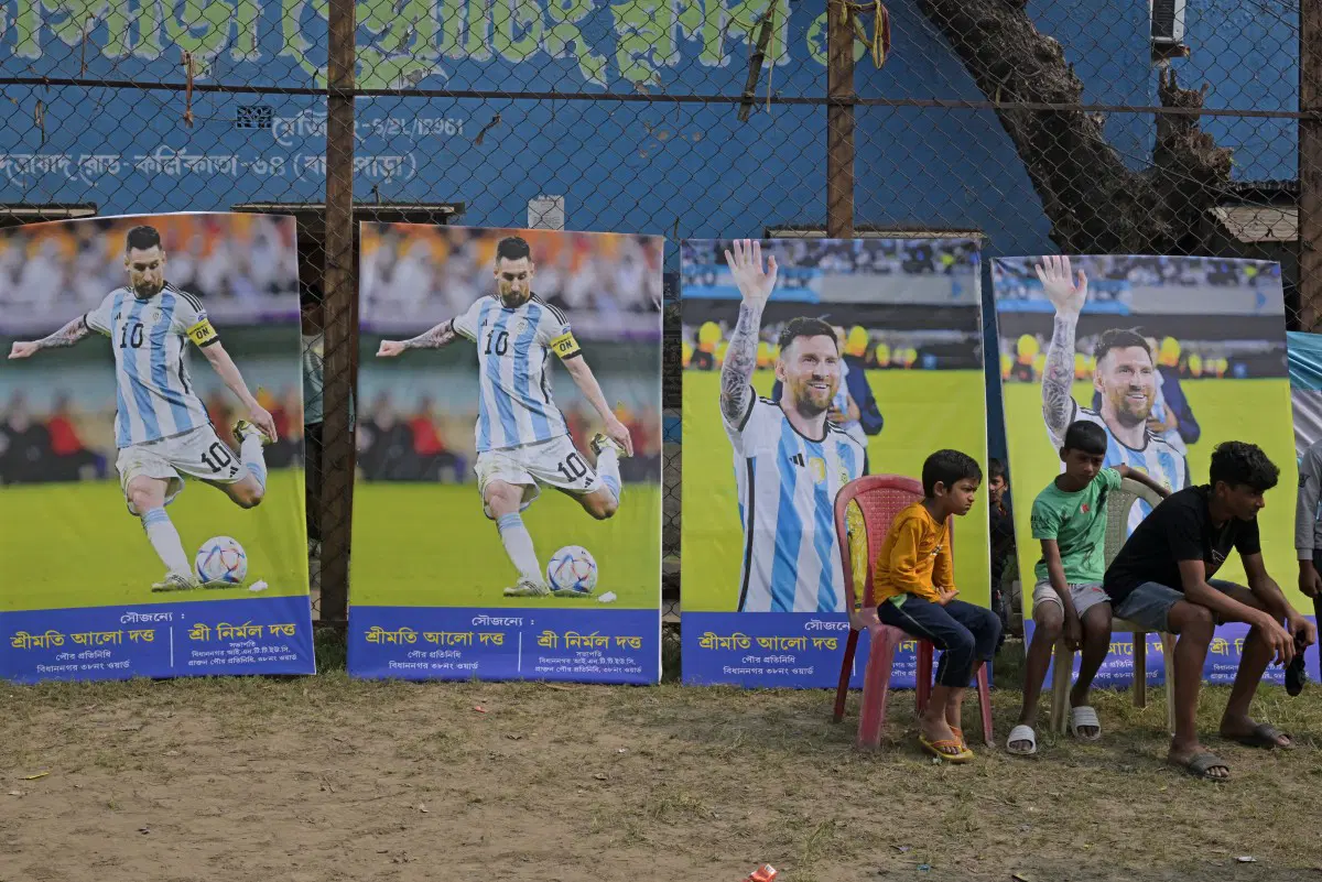 Fans break into and vandalize India stadium after Lionel Messi left 10 minutes after arriving and fans couldn’t see his face properly