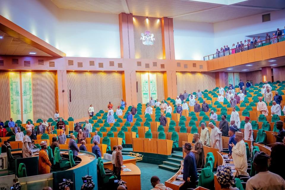 Four house of reps members from Rivers state defect to APC