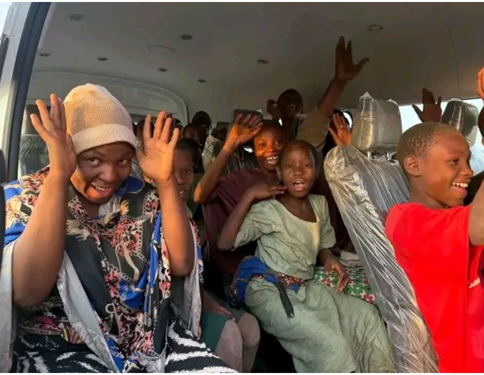 Remaining abducted Niger State Catholic schoolchildren and teachers regain freedom (video)
