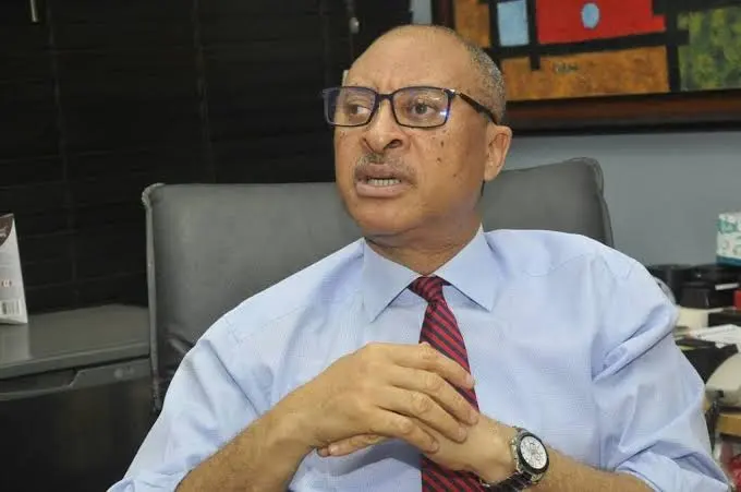 Former presidential aspirant, Pat Utomi slams “crude” police extortion along road as he recounts his journey from Lagos to Asaba