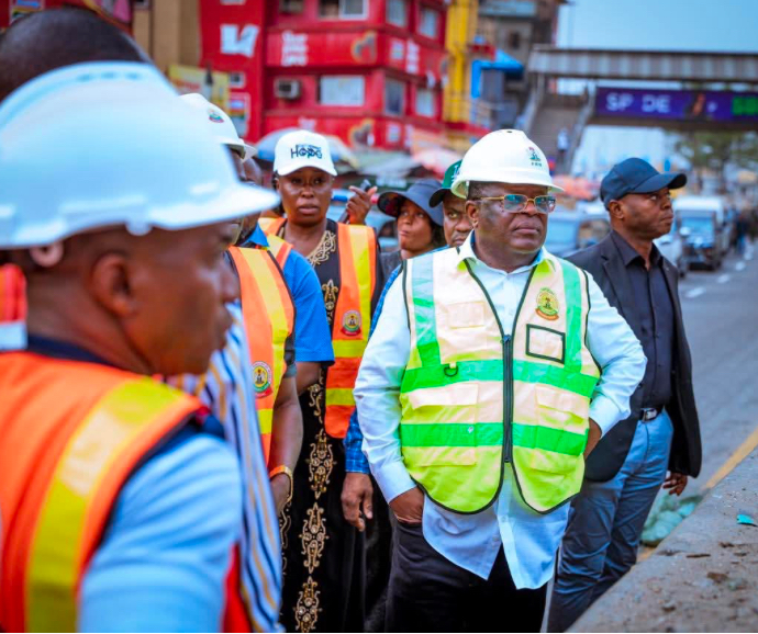 Umahi Condemns Vandalism on Lagos–Calabar Highway, Vows Prosecution as Section One Nears May Commissioning