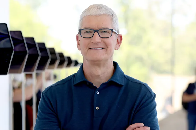 Apple CEO Tim Cook Urges Users to Get Off Their Smartphones and Spend Their Days ‘in Nature’
