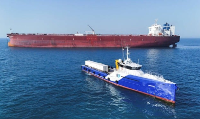 Iran shuts Strait of Hormuz hours after reopening