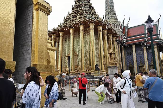 Thailand cuts visa-free stays, citing crime by foreigners