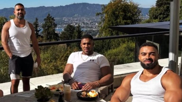 Anthony Joshua vows to be ‘good soldier’ for parents of late friends k!lled in crash in Nigeria