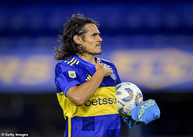 Former Man United star Edinson Cavani tears up his contract in Argentina
