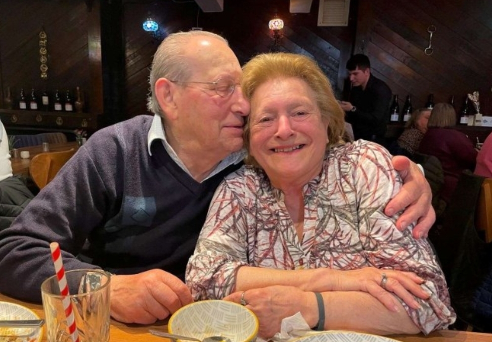 Couple who ‘couldn’t live without each other’ d!e hours apart after 67 years married