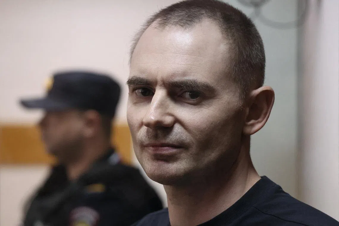 Russian opposition leader jailed over anti-war social media posts