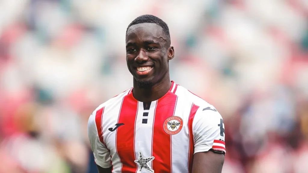 Michael Kayode signs new long-term Brentford contract