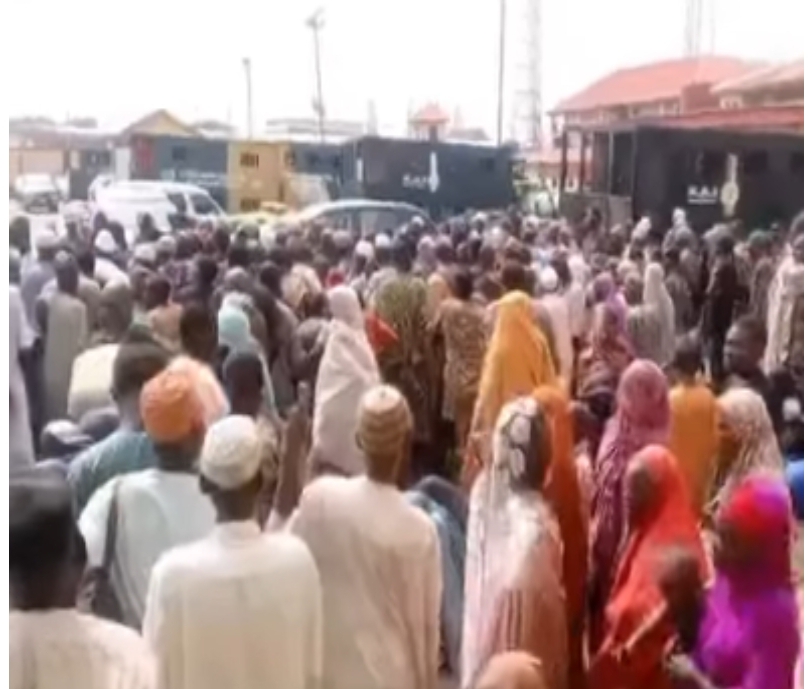 Lagos environmental operatives arrest 396 beggars, to send them back to their respective states