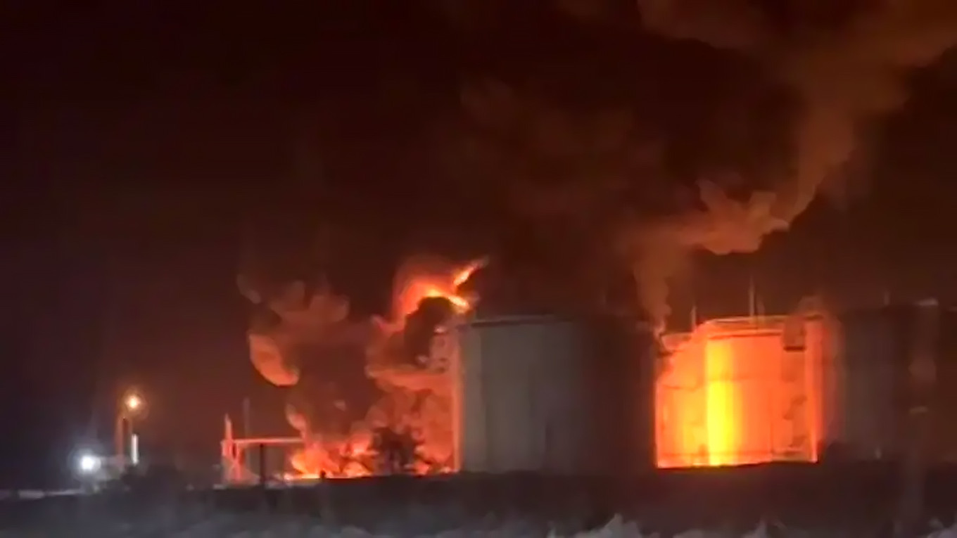 Oil Refinery Blaze Follows Deadly Drone Strike in Russia’s Volga Region